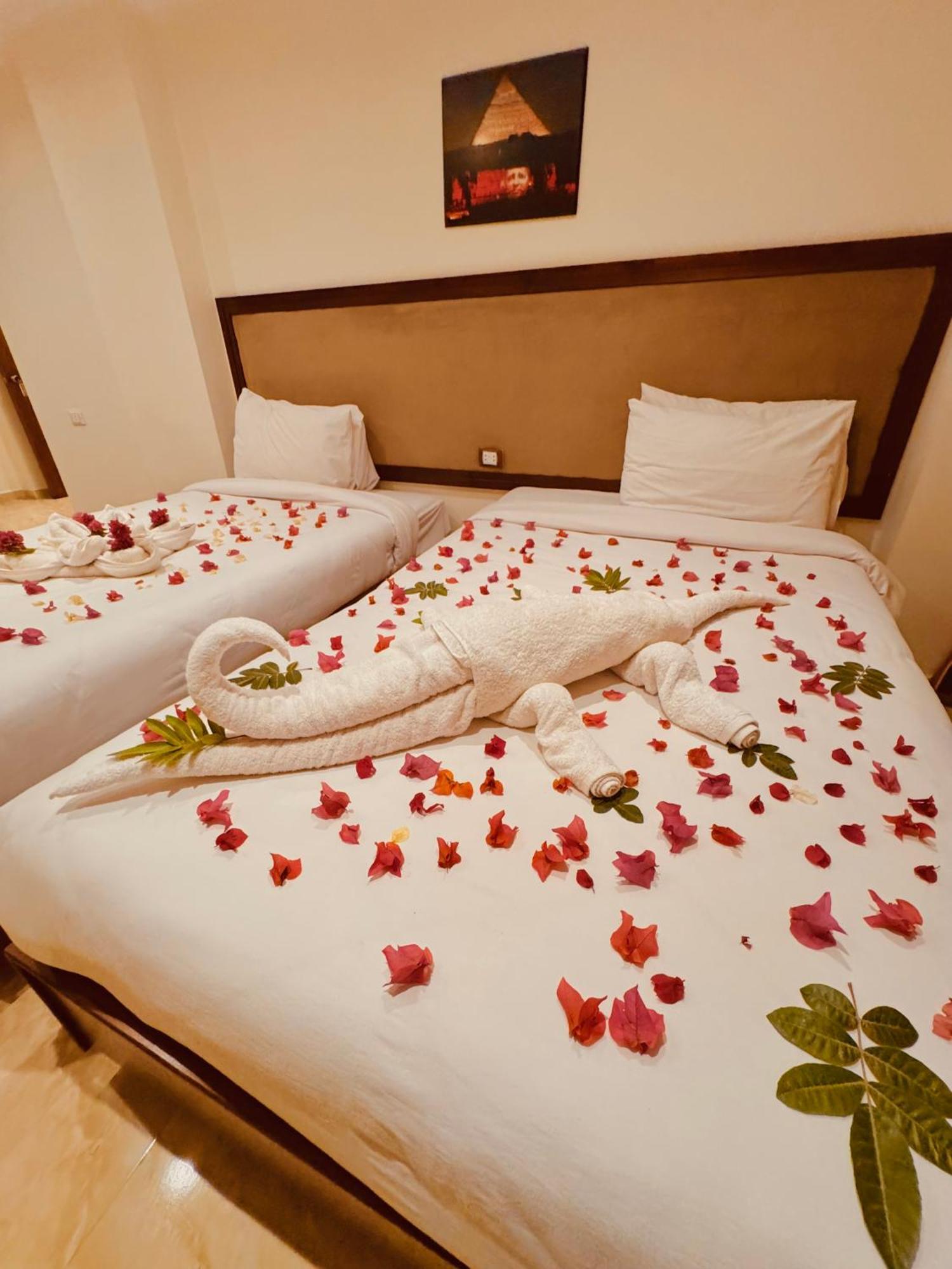 Flower Pyramids Inn Kafrat al Jabal Luaran gambar
